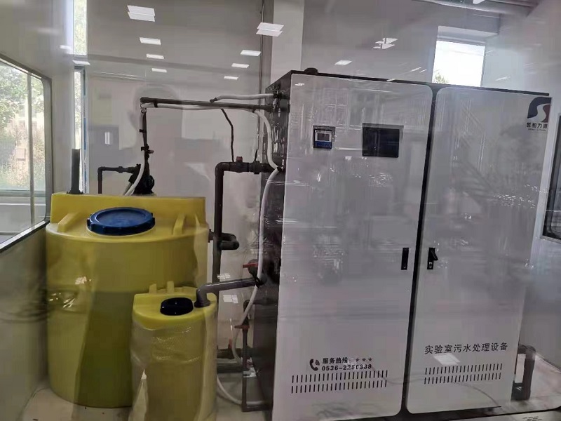 河南新乡学院实验室污水处理设备安装调试完成
